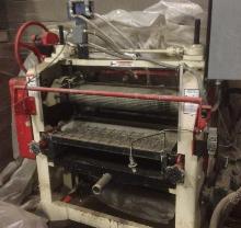 BLACK BROS 22D 650 32 TOP AND BOTTOM GLUE SPREADER  USED