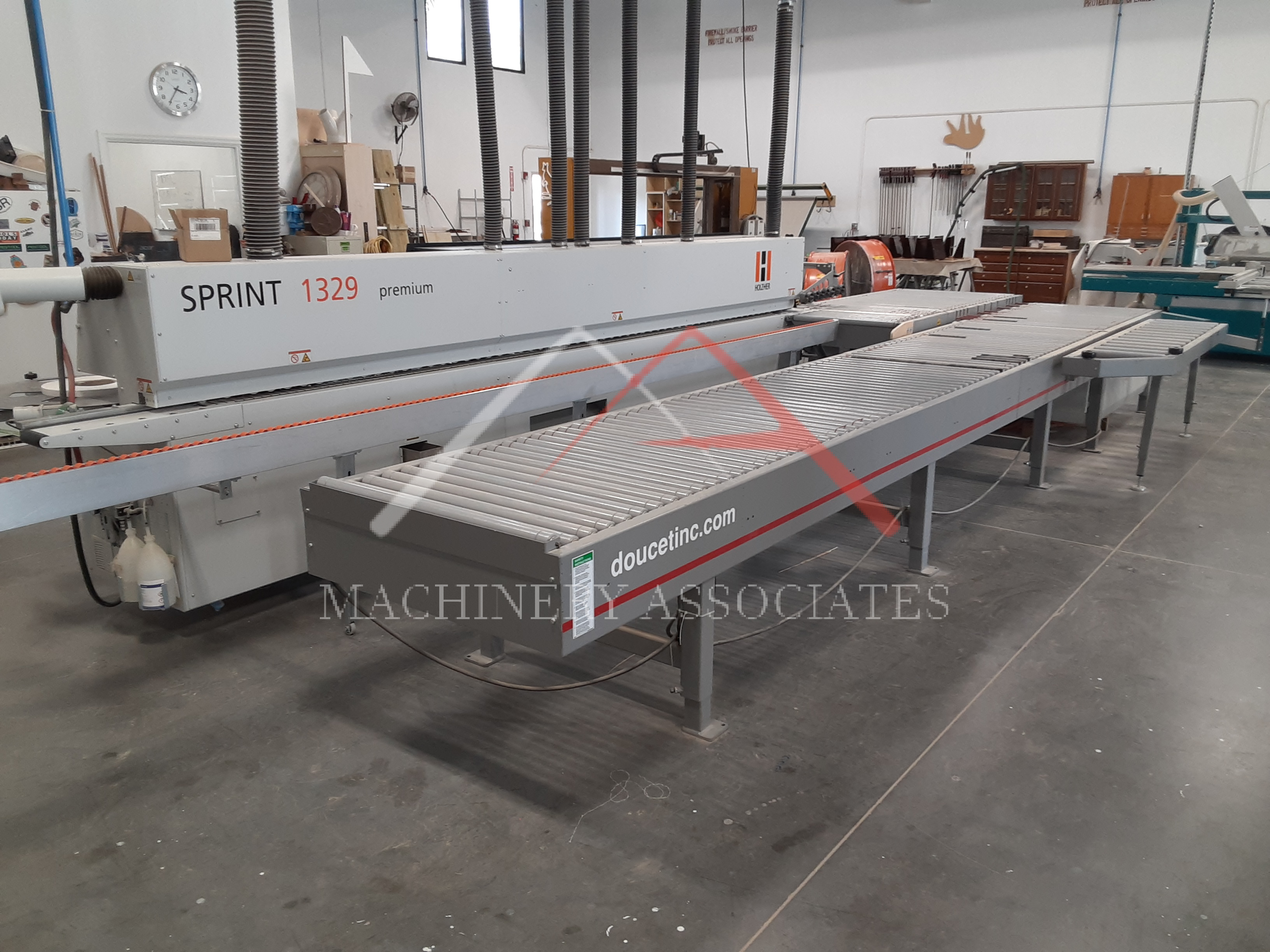 2017 Holzher 1329 Edgebander with Doucet Return Conveyor 2017 Holzher 1329 Edgebander with Doucet Return Conveyor