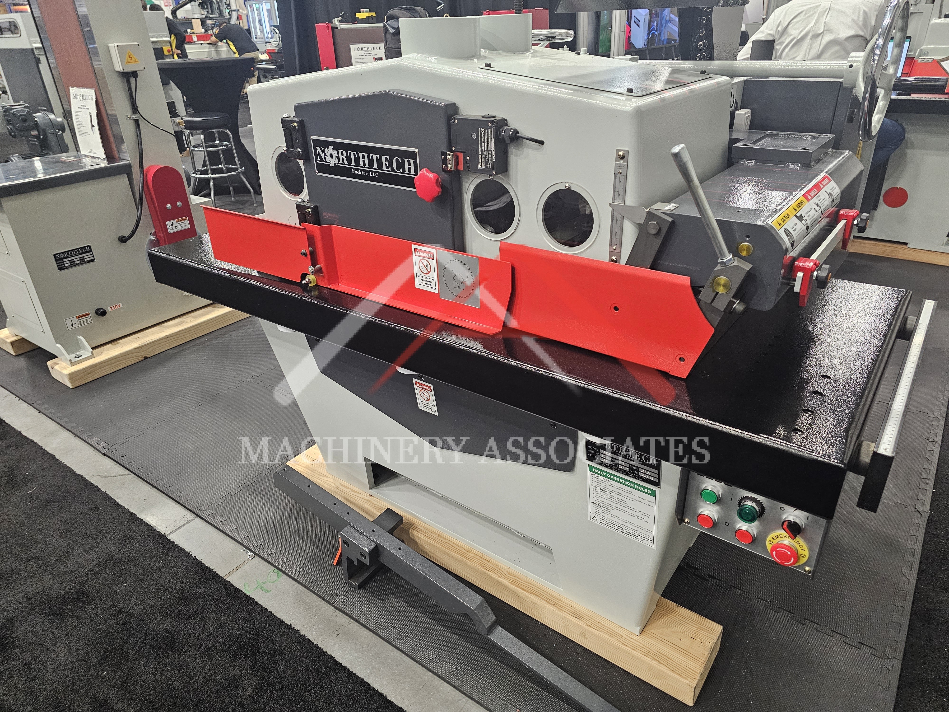 NORTHTECH NT MRS12N MULTIBLADE GANG RIP Saw