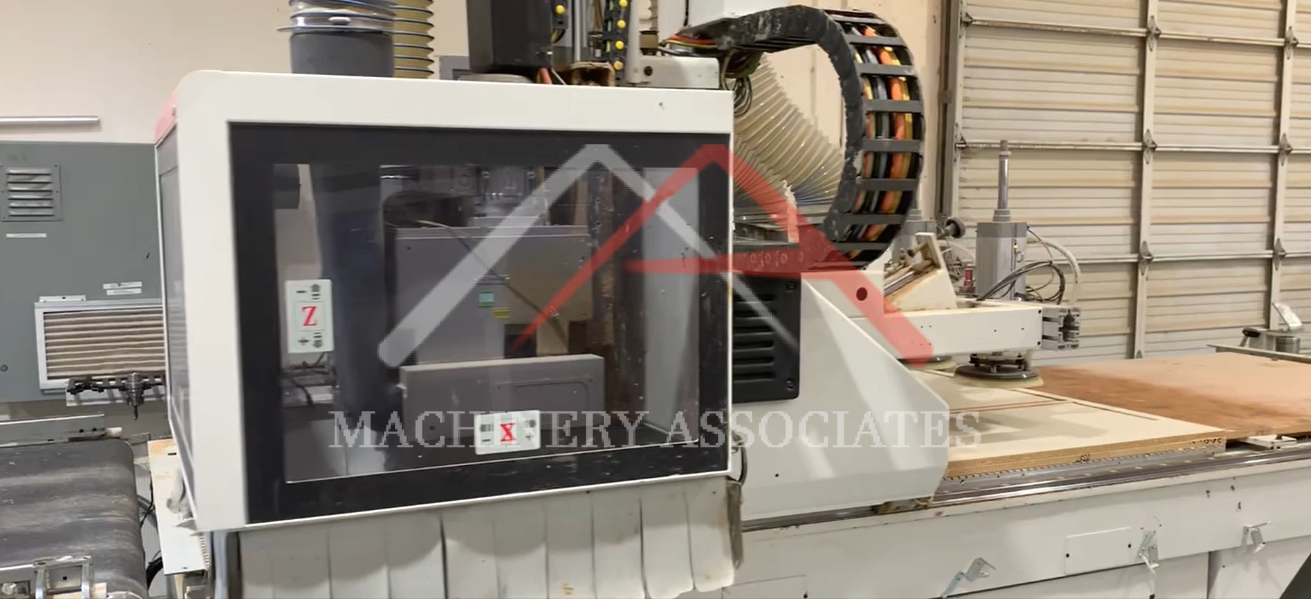 2013 SCM Pratix N 4x8 Nesting Cell - Load & unload 2013 SCM Pratix N 4x8 Nesting Cell - Load & unload