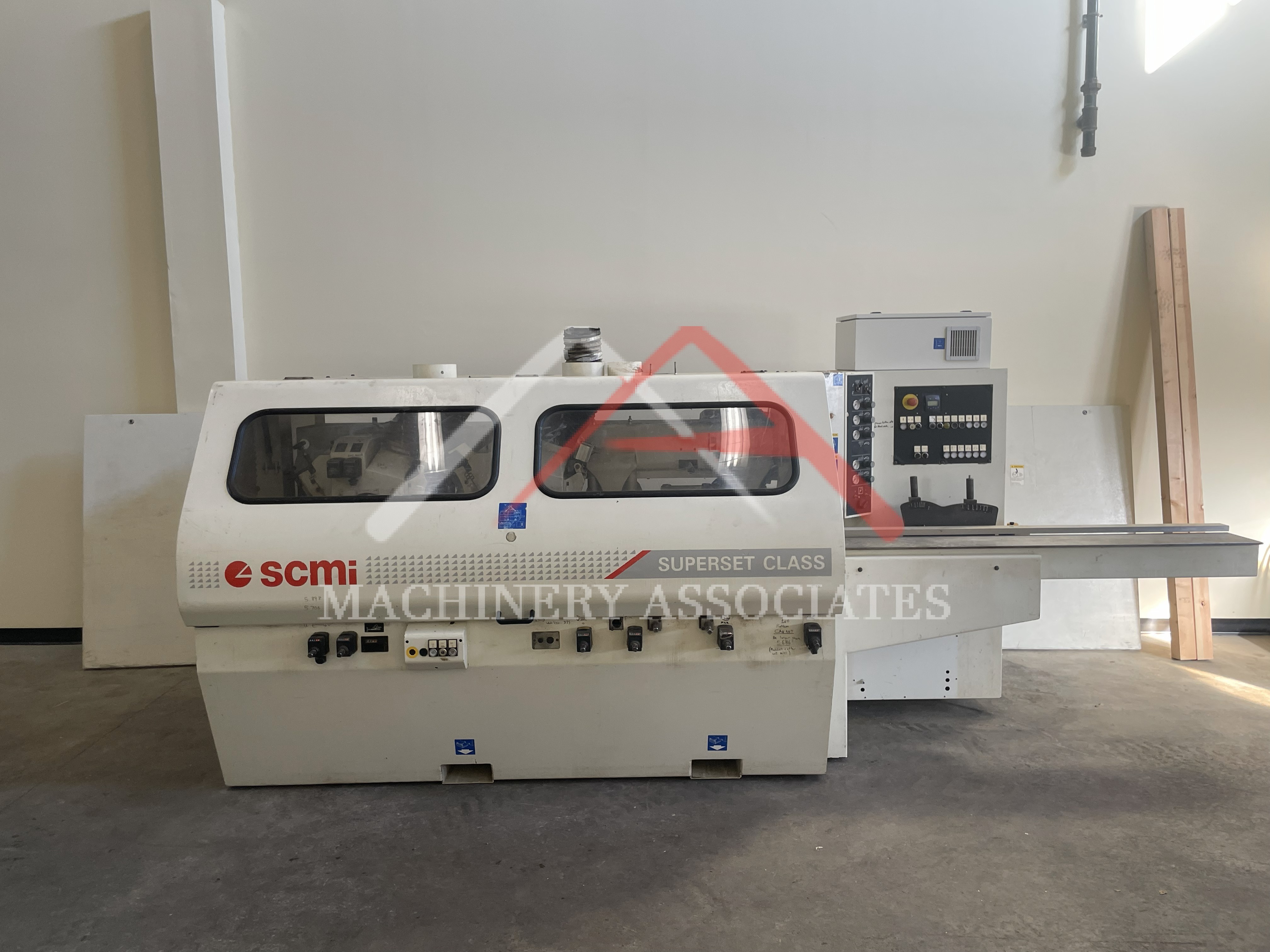 SCM Superset Class 6 head moulder