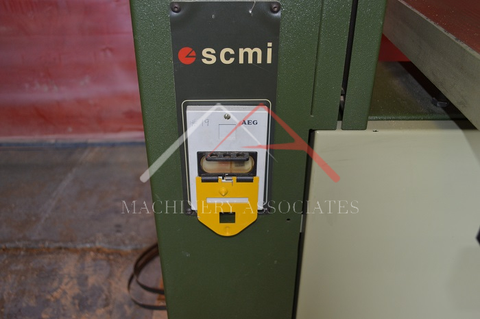 SCMI SC-600 24 in. Band-Saw