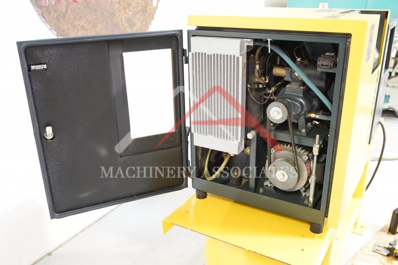 KAESER SM 8 ROTARY SCREW COMPRESSOR W/ TA 8 AIR DRYER & TANK