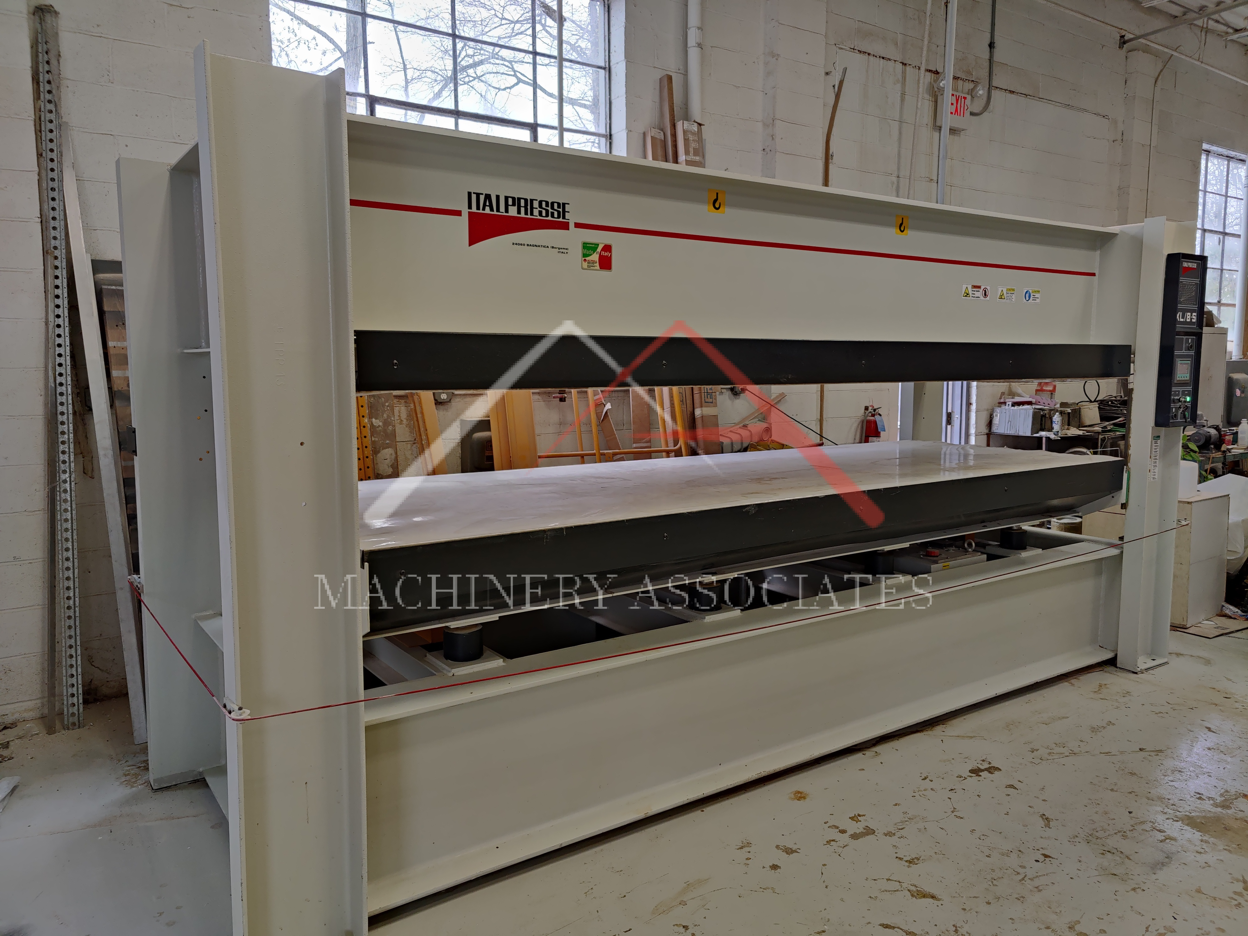 ITALPRESSE XL Series Hot Press - Akhurst Machinery LTD