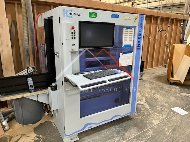 2017 BHX 050 Vertical CNC Machining Center