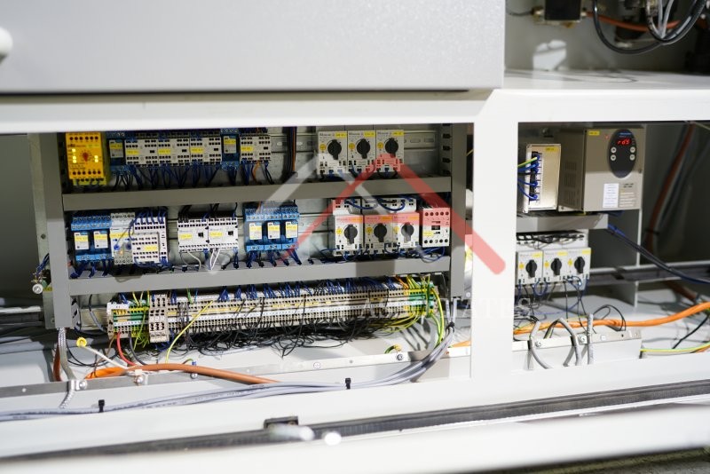 HOLZHER UNO 1302 SINGLE PHASE EDGEBANDER 