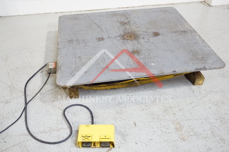 SOUTHWORTH 3500 LB CAPACITY LIFT TABLE 