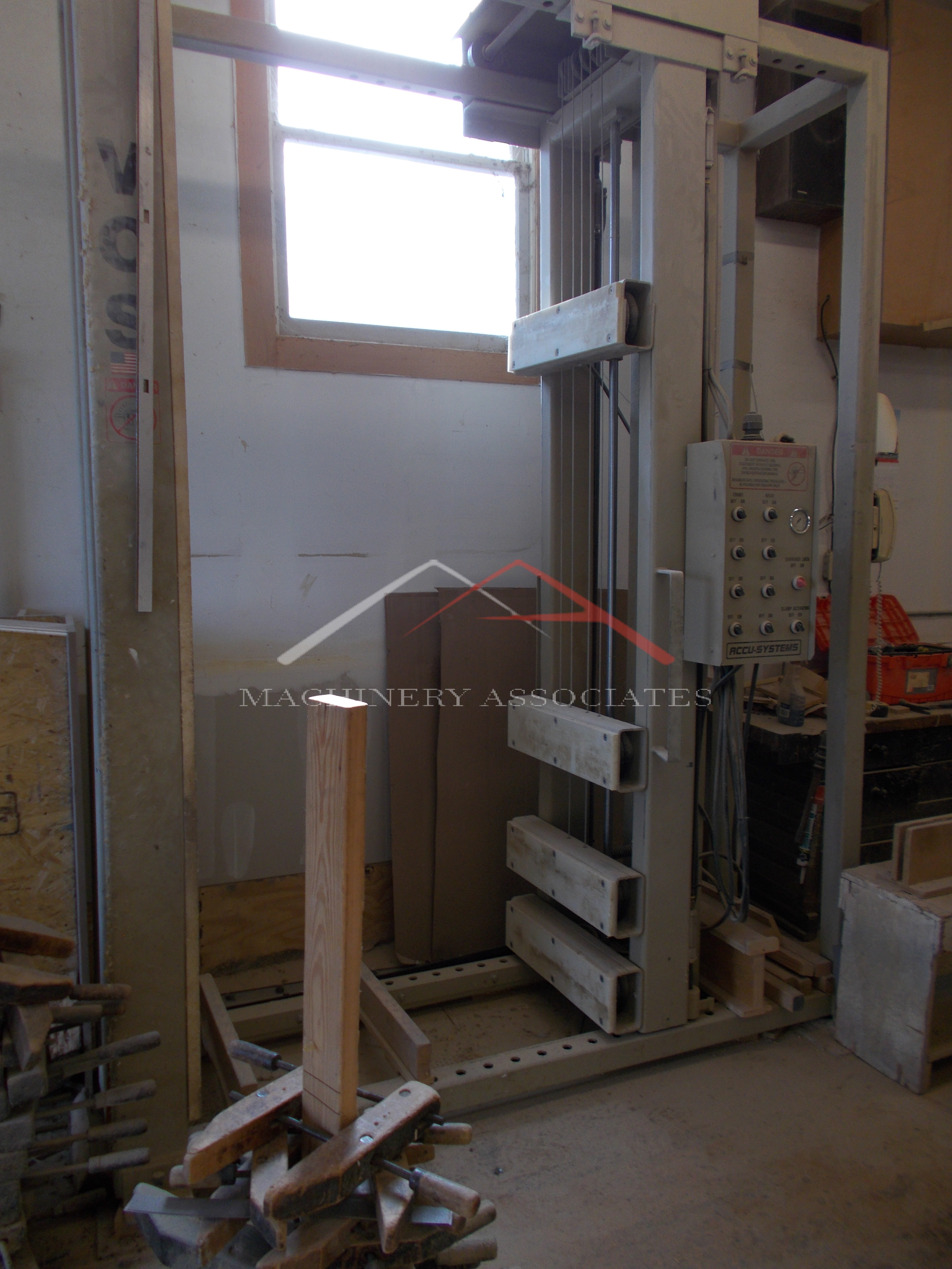 Uhling HP3000 Case Clamp