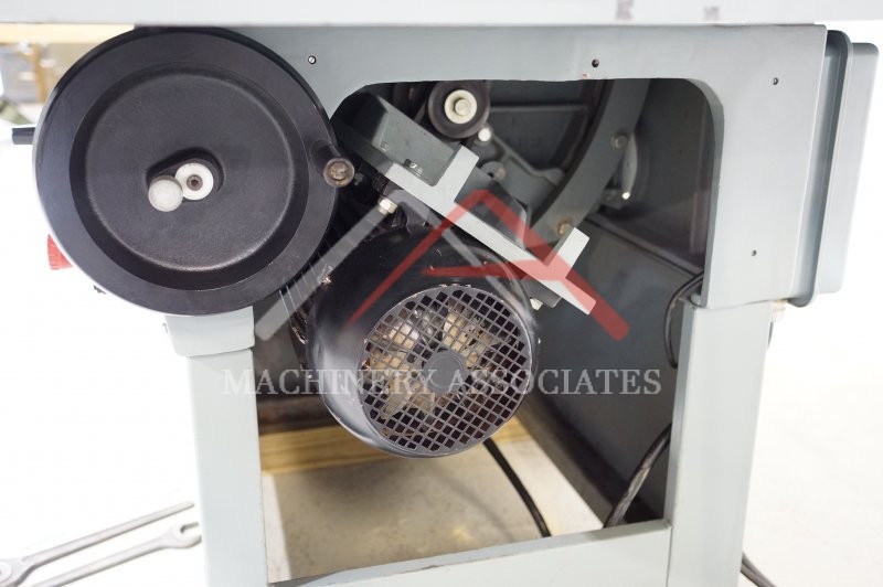 DELTA INVICTA RT40 TABLE SAW WITH POWER FEED