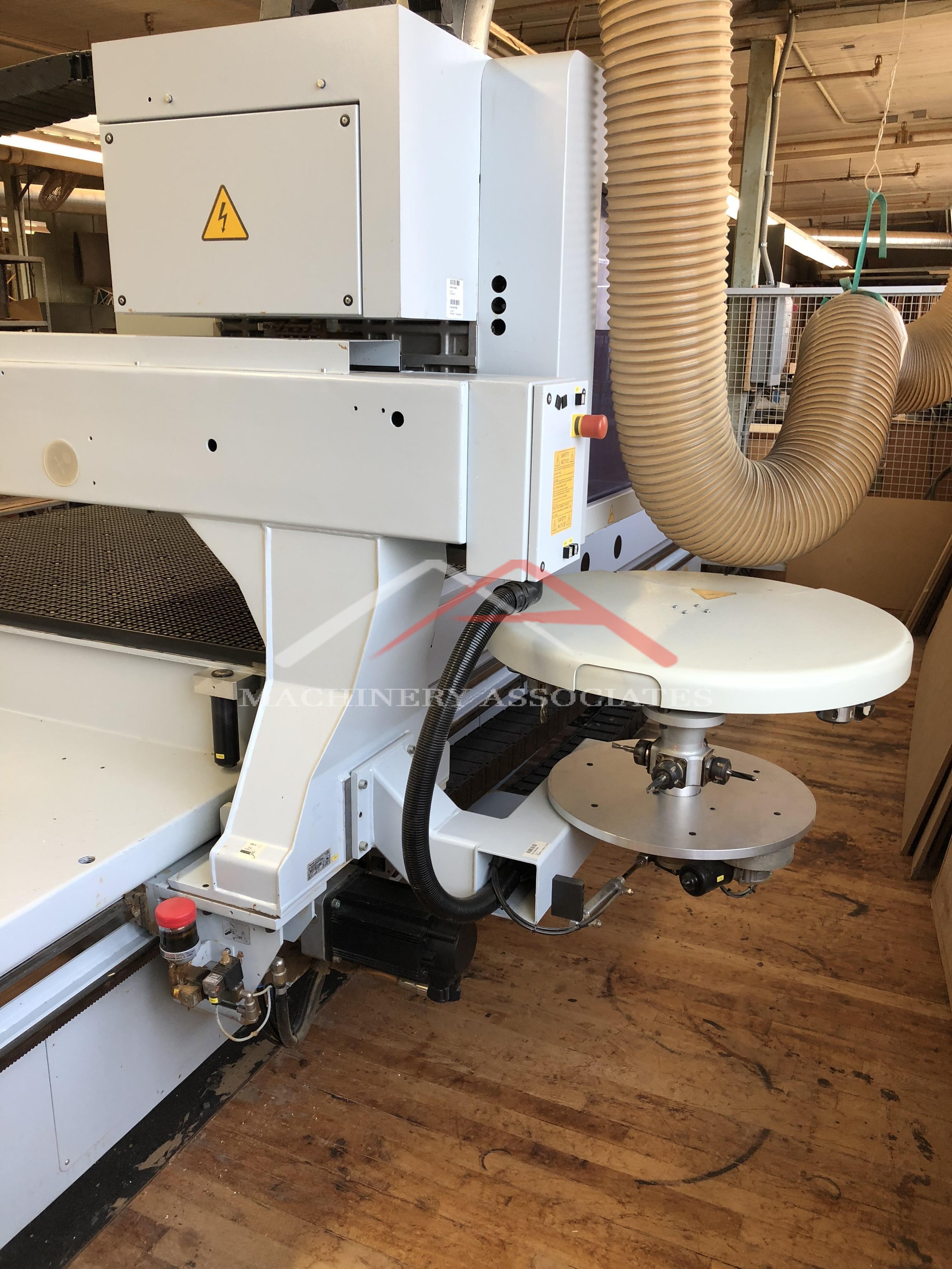 WEEKE VANTAGE 36L CNC ROUTER 5 X 12 FLAT TABLE