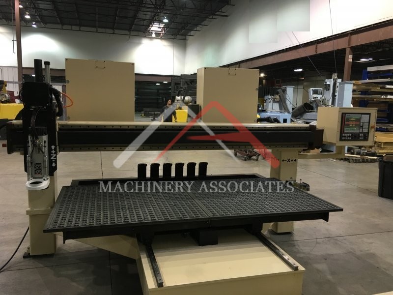 Fully Refurbished Motionmaster 8x4 moving table CNC router