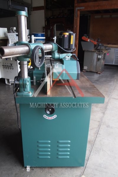 Grizzly G7214Z - 7-1/2 HP 3-Phase Spindle Shaper With Power feeder