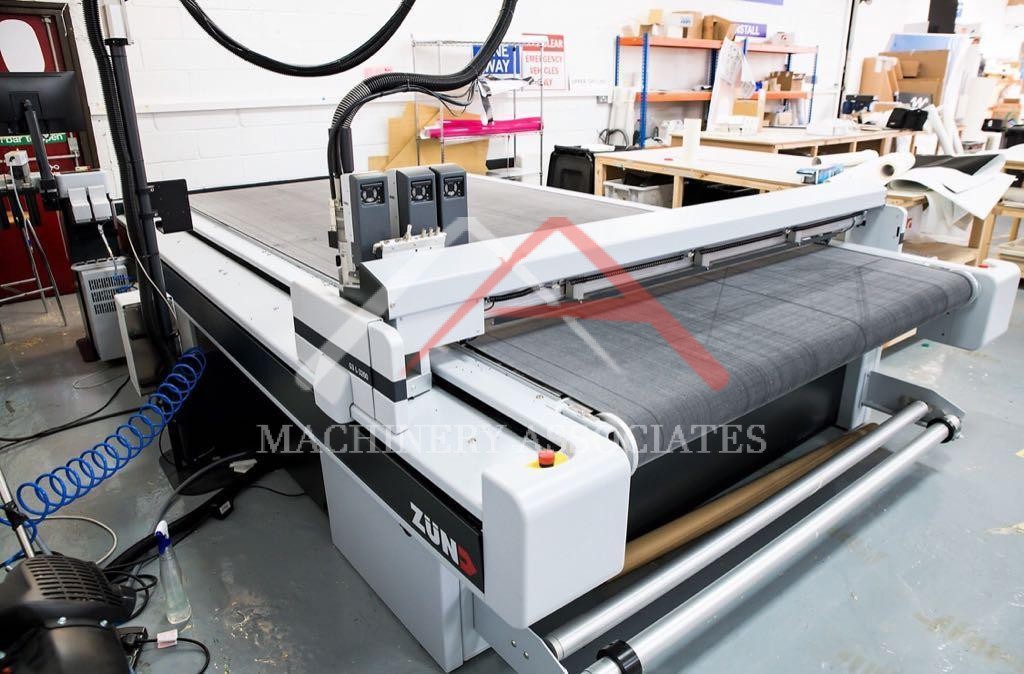 ZUND G3 3200 DIGITAL CUTTING TABLE