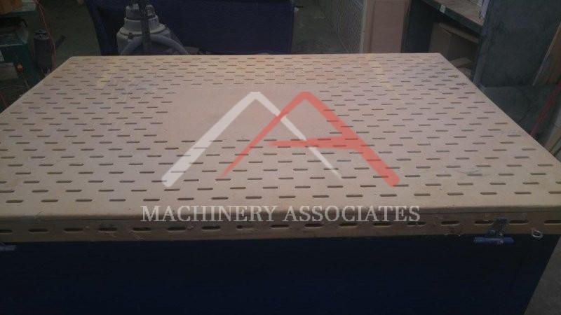 Denray Sanding Table Down Draft 440Volt 60Volt  3Phase in Very Good Condition 48 X 72