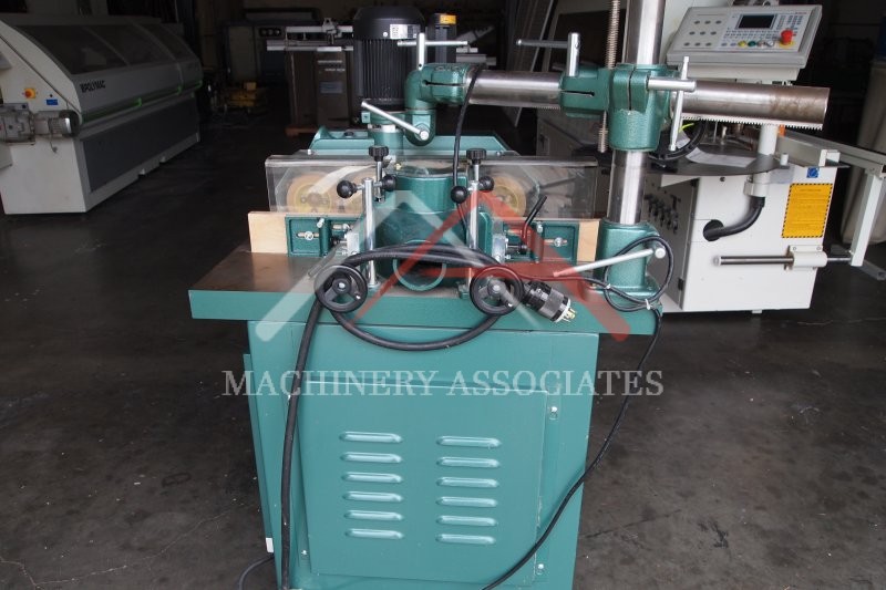 Grizzly G7214Z - 7-1/2 HP 3-Phase Spindle Shaper With Power feeder