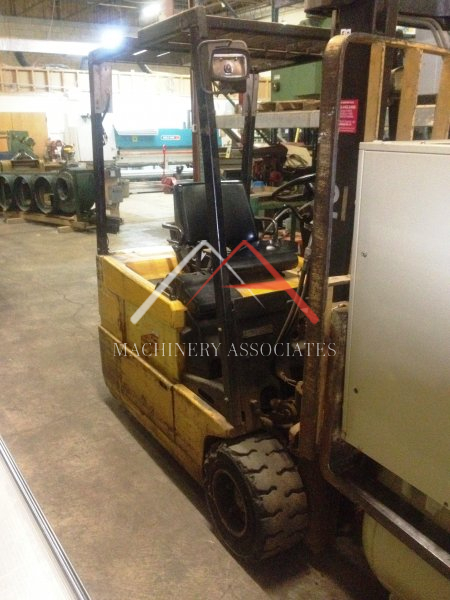 Yale Fork Lift 4000 lbs Capacity