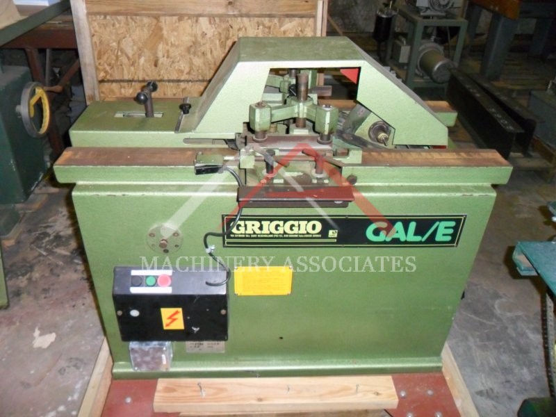 Griggio Louver/Groover